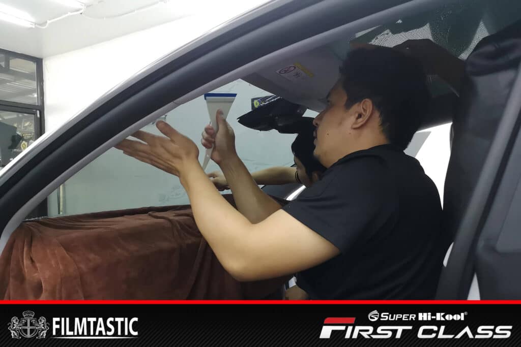 ติดฟิล์มรถยนต์ hi kool first class
